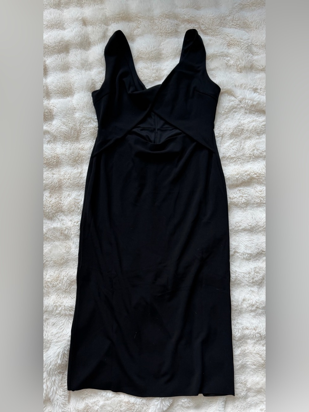 Vici Black V-Neck Sleeveless Midi Dress